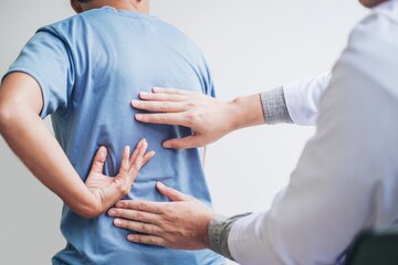 doctor consulting with patient 18497 975